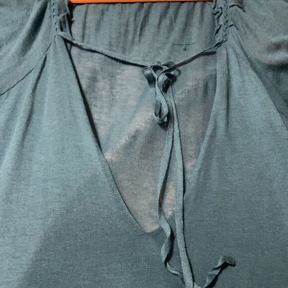 Whim Large Deep cut blouse. New with tags but see description - Picture 6 of 10